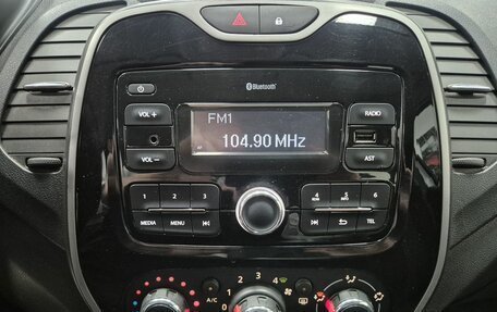 Renault Kaptur I рестайлинг, 2017 год, 1 296 000 рублей, 23 фотография