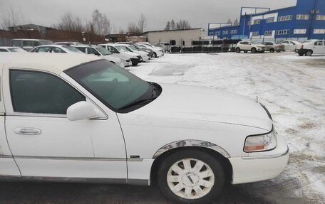 Lincoln Town Car III рестайлинг, 2003 год, 550 000 рублей, 6 фотография