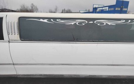 Lincoln Town Car III рестайлинг, 2003 год, 550 000 рублей, 4 фотография