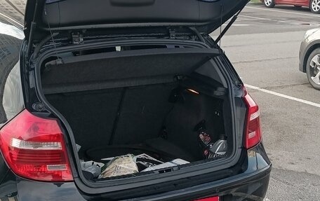 BMW 1 серия, 2011 год, 960 000 рублей, 6 фотография