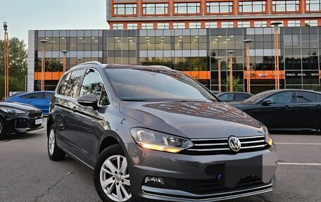 Volkswagen Touran III, 2019 год, 2 050 000 рублей, 3 фотография