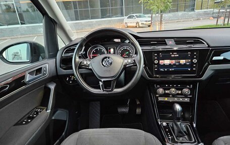 Volkswagen Touran III, 2019 год, 2 050 000 рублей, 7 фотография