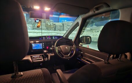 Honda Stepwgn IV, 2016 год, 1 999 000 рублей, 9 фотография