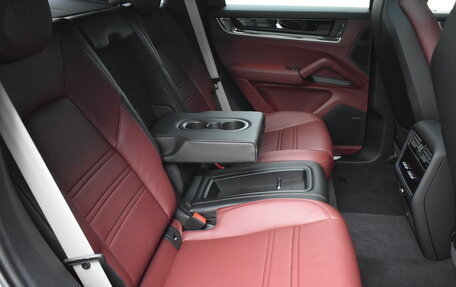 Porsche Cayenne III, 2025 год, 18 999 000 рублей, 17 фотография