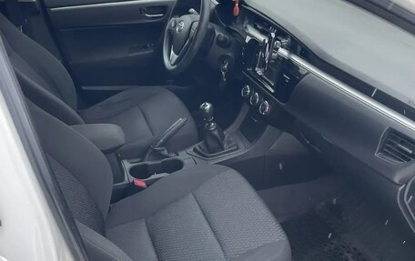 Toyota Corolla, 2014 год, 1 200 000 рублей, 24 фотография