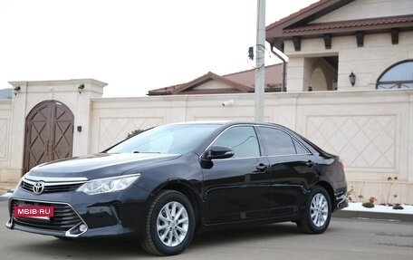 Toyota Camry, 2017 год, 2 200 000 рублей, 3 фотография