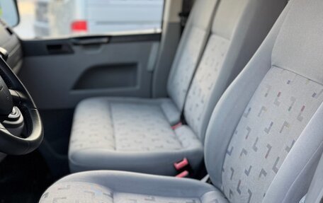 Volkswagen Caravelle T5, 2008 год, 1 500 000 рублей, 14 фотография