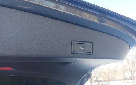 Volkswagen Touareg III, 2016 год, 3 250 000 рублей, 16 фотография