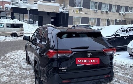Toyota RAV4, 2022 год, 3 700 000 рублей, 5 фотография