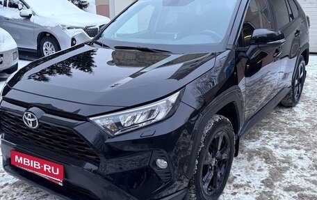 Toyota RAV4, 2022 год, 3 700 000 рублей, 2 фотография