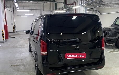 Mercedes-Benz V-Класс, 2018 год, 25 000 000 рублей, 4 фотография