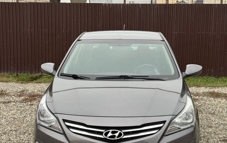 Hyundai Solaris II рестайлинг, 2015 год, 790 000 рублей, 2 фотография