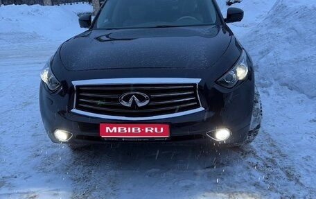 Infiniti FX II, 2013 год, 2 100 000 рублей, 1 фотография