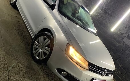 Volkswagen Jetta VI, 2011 год, 850 000 рублей, 1 фотография
