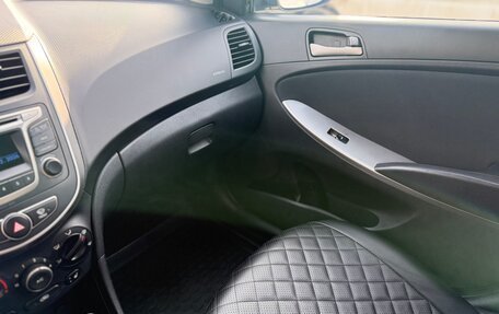 Hyundai Solaris II рестайлинг, 2014 год, 1 050 000 рублей, 24 фотография