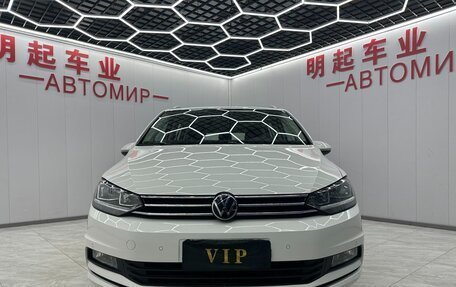 Volkswagen Touran III, 2021 год, 1 895 000 рублей, 2 фотография