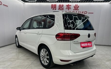 Volkswagen Touran III, 2021 год, 1 895 000 рублей, 6 фотография