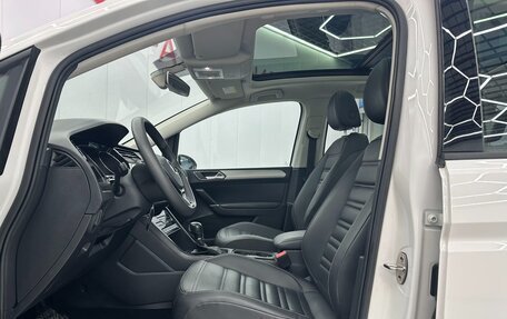 Volkswagen Touran III, 2021 год, 1 895 000 рублей, 10 фотография