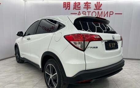 Honda Vezel, 2022 год, 1 470 000 рублей, 6 фотография