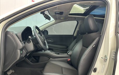 Honda Vezel, 2022 год, 1 470 000 рублей, 10 фотография