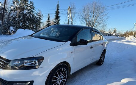 Volkswagen Polo VI (EU Market), 2017 год, 600 000 рублей, 4 фотография