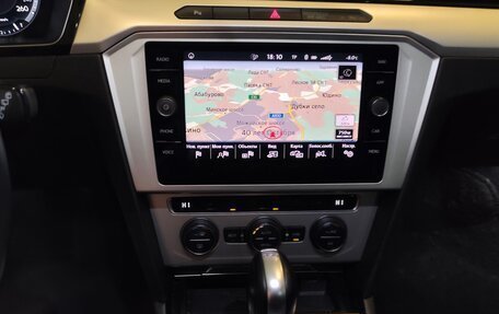 Volkswagen Passat B8 рестайлинг, 2018 год, 1 600 000 рублей, 11 фотография