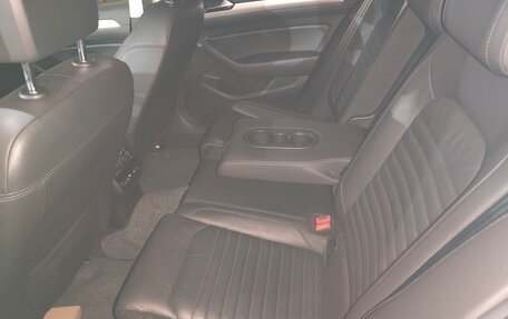 Volkswagen Passat B8 рестайлинг, 2018 год, 1 600 000 рублей, 8 фотография