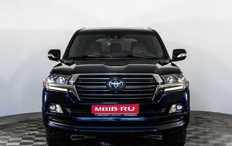 Toyota Land Cruiser 200, 2018 год, 6 199 000 рублей, 2 фотография