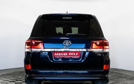 Toyota Land Cruiser 200, 2018 год, 6 199 000 рублей, 6 фотография