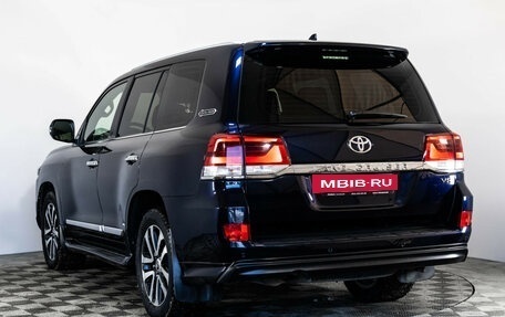 Toyota Land Cruiser 200, 2018 год, 6 199 000 рублей, 7 фотография