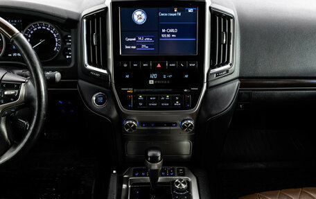 Toyota Land Cruiser 200, 2018 год, 6 199 000 рублей, 14 фотография