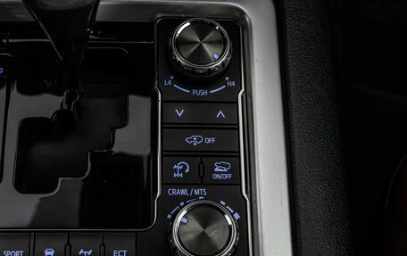 Toyota Land Cruiser 200, 2018 год, 6 199 000 рублей, 18 фотография