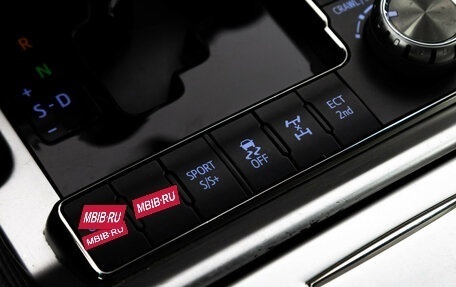 Toyota Land Cruiser 200, 2018 год, 6 199 000 рублей, 17 фотография