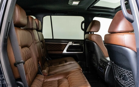 Toyota Land Cruiser 200, 2018 год, 6 199 000 рублей, 26 фотография