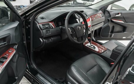 Toyota Camry, 2013 год, 1 390 000 рублей, 6 фотография