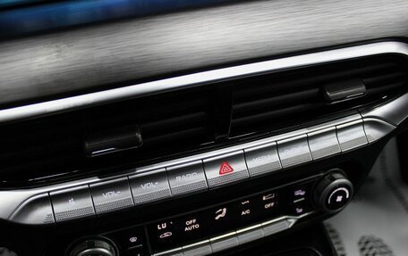 FAW Bestune T77, 2022 год, 1 520 000 рублей, 18 фотография