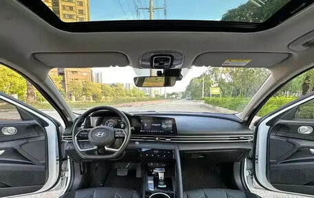 Hyundai Elantra, 2022 год, 1 370 000 рублей, 8 фотография