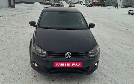 Volkswagen Polo VI (EU Market), 2011 год, 690 000 рублей, 2 фотография