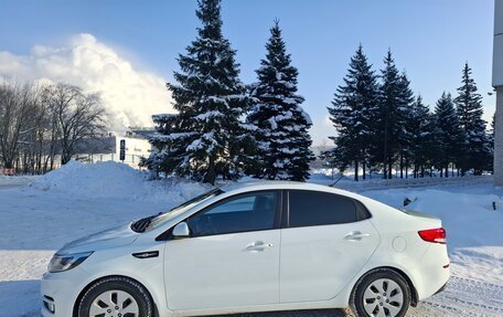 KIA Rio III рестайлинг, 2016 год, 1 000 000 рублей, 3 фотография