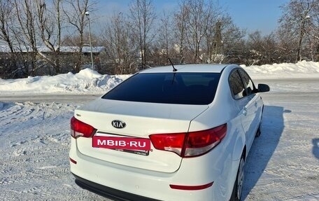 KIA Rio III рестайлинг, 2016 год, 1 000 000 рублей, 6 фотография