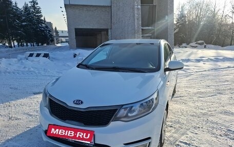 KIA Rio III рестайлинг, 2016 год, 1 000 000 рублей, 11 фотография