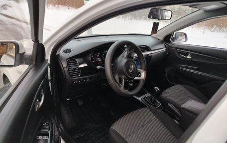 KIA Rio IV, 2019 год, 985 000 рублей, 9 фотография