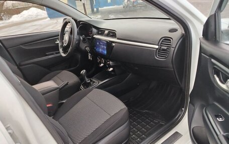 KIA Rio IV, 2019 год, 985 000 рублей, 7 фотография