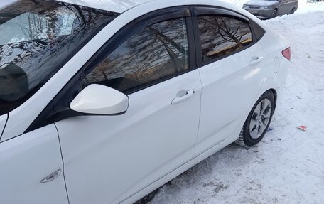 Hyundai Solaris II рестайлинг, 2013 год, 800 000 рублей, 4 фотография