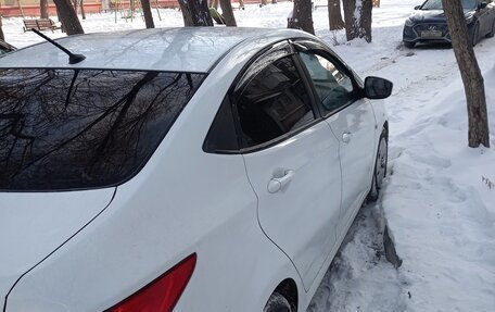 Hyundai Solaris II рестайлинг, 2013 год, 800 000 рублей, 2 фотография