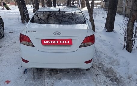 Hyundai Solaris II рестайлинг, 2013 год, 800 000 рублей, 3 фотография