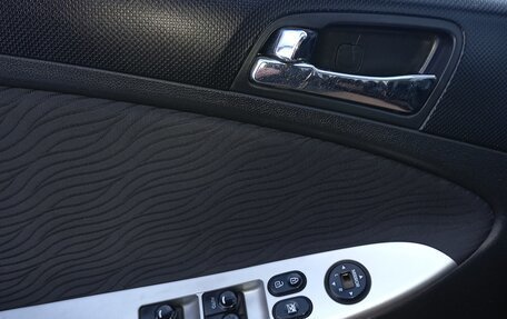 Hyundai Solaris II рестайлинг, 2013 год, 800 000 рублей, 11 фотография