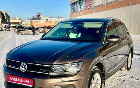 Volkswagen Tiguan II, 2017 год, 2 300 000 рублей, 3 фотография