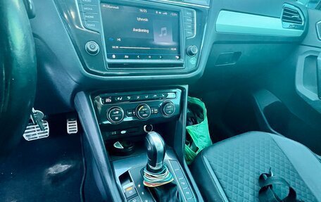 Volkswagen Tiguan II, 2017 год, 2 300 000 рублей, 13 фотография