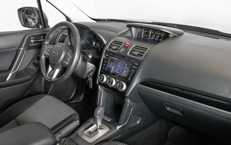 Subaru Forester, 2018 год, 2 184 000 рублей, 7 фотография